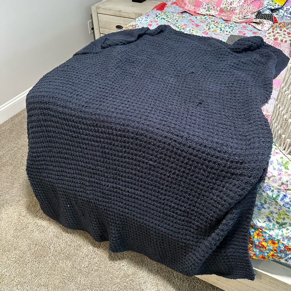 NWOT Kirkland’s Navy Throw